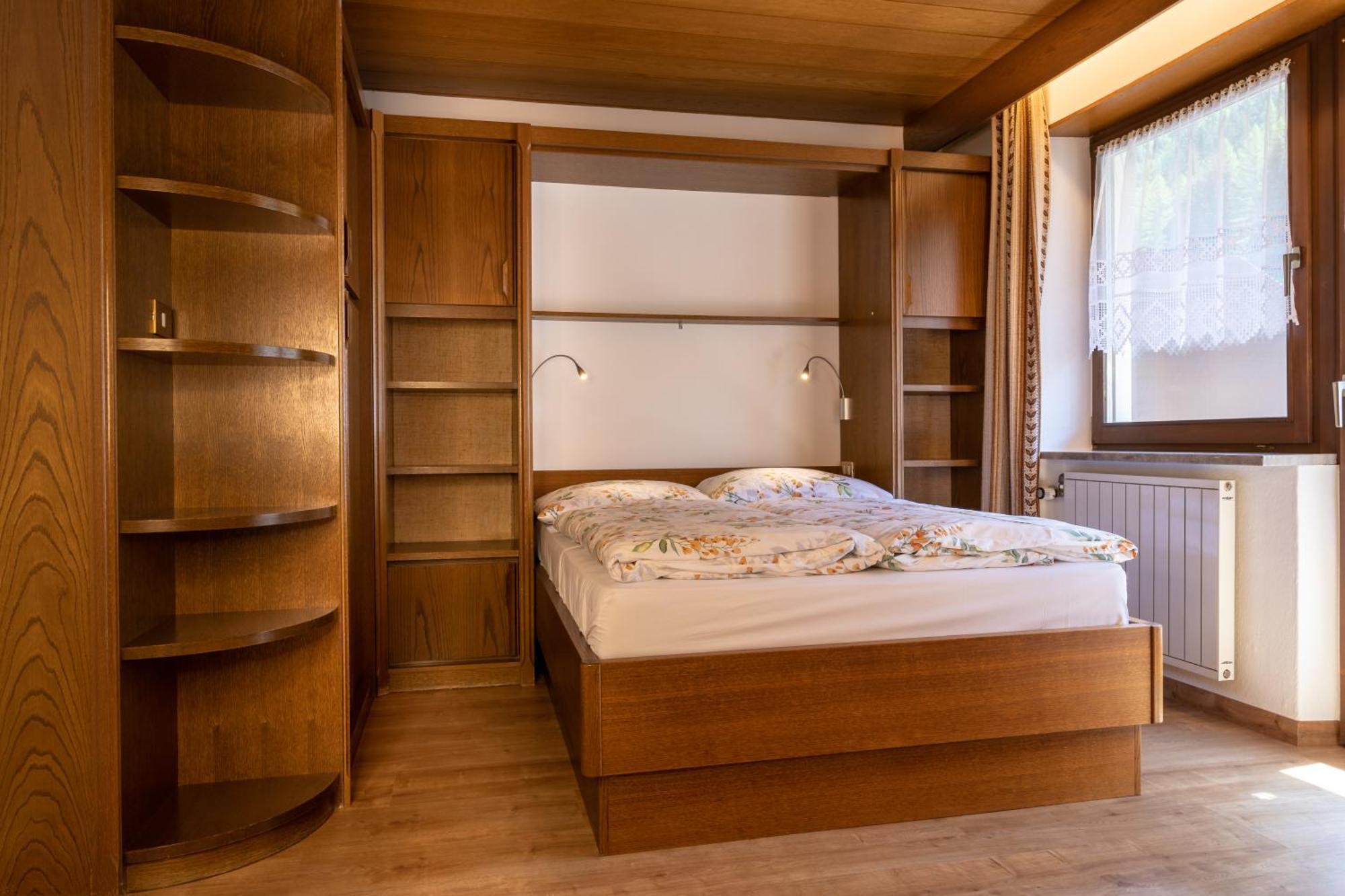 Hofer Apartment *